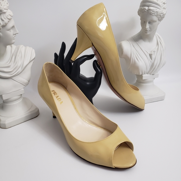 Prada Patent Leather Tan Peep Toe Heel Shoe Pump sz Euro 38.5 US 8-8.5 - Picture 1 of 11